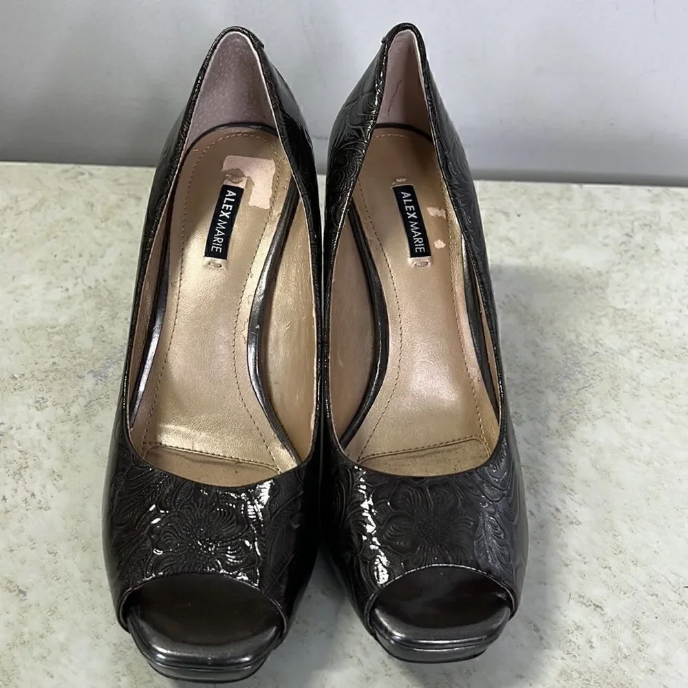 Alex Marie Flower Embossed Pumps 7.5 - Picture 7 of 9